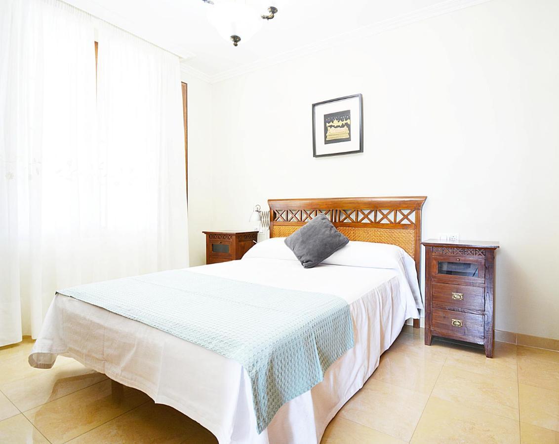 Galihost - Casa Con Precioso Jardin En Vilanova De Arousa Exterior foto